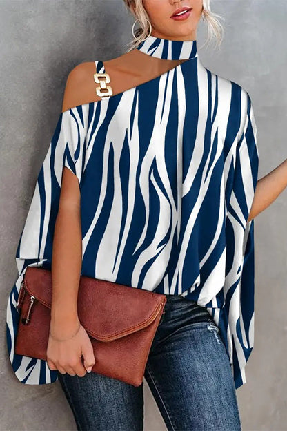 Well Tailored Top with a Graceful Silhouette