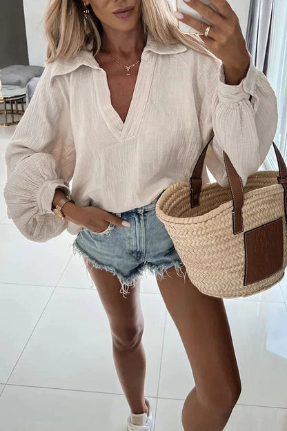 Effortlessly Elegant Blouse with a Timeless Design