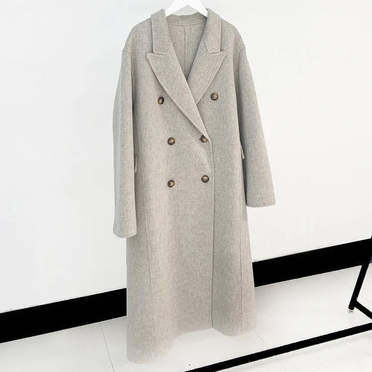 Elegantly Styled Coat for Everyday Wear