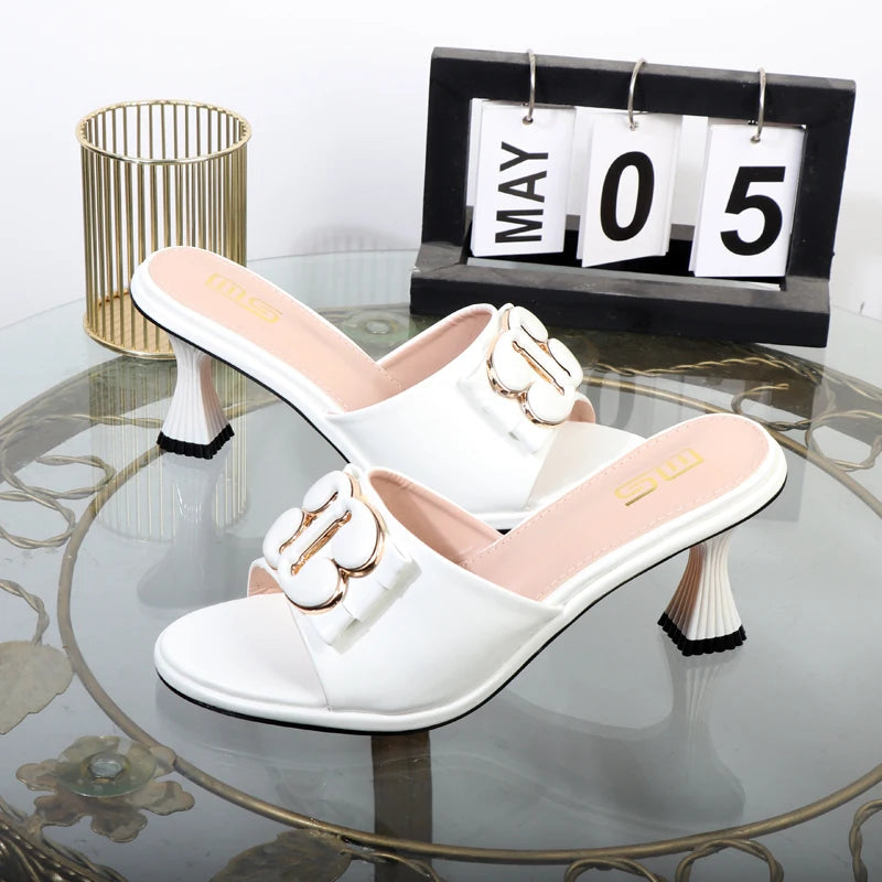 Effortlessly Elegant Heels with a Timeless Design