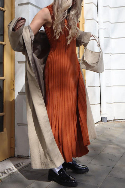 Sophisticated Dress with a Clean Classic Look