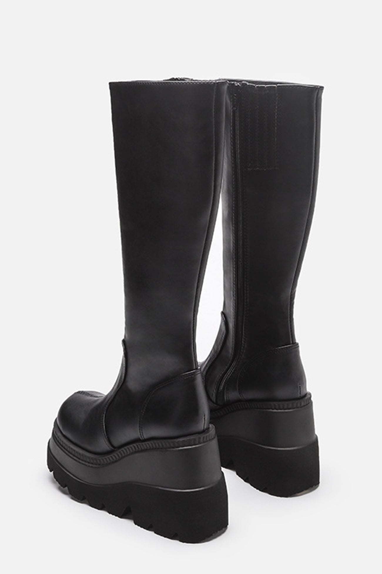 Classic Vintage Boots with a Flattering Fit