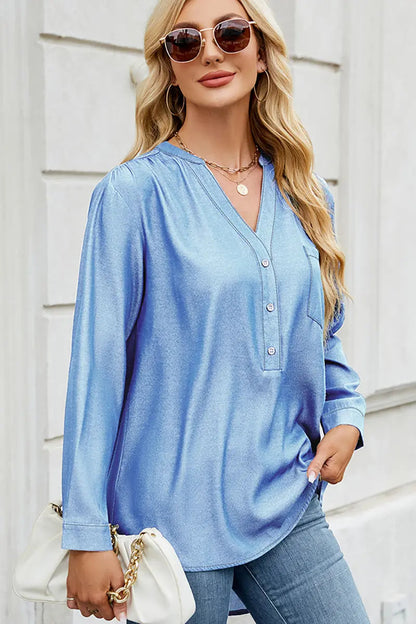 Sophisticated Blouse with a Clean Classic Look