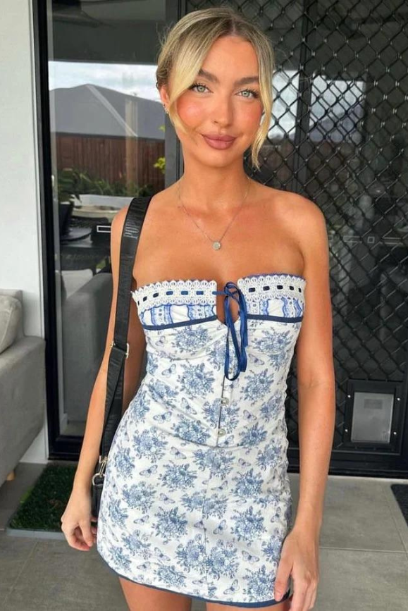 A Vintage Style Dress with Delicate Timeless Details