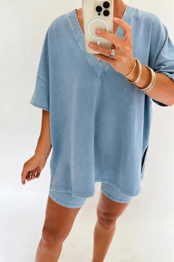 Effortlessly Elegant Garment with a Timeless Design