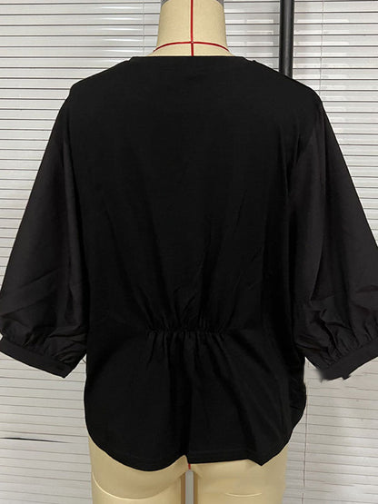 Effortlessly Elegant T-Shirt with a Timeless Design