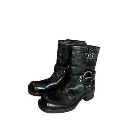 Polished Boots with an Effortless Classic Look