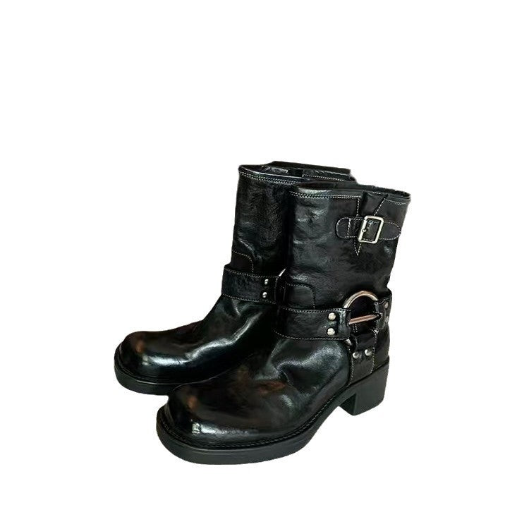 Polished Boots with an Effortless Classic Look