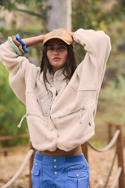Effortlessly Elegant Jacket with a Timeless Design