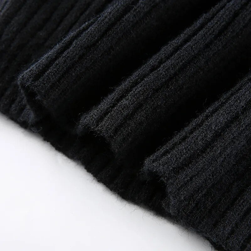 Well Tailored Sweater with a Graceful Silhouette