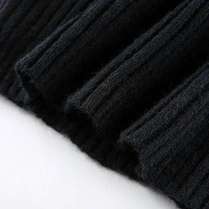 Well Tailored Sweater with a Graceful Silhouette