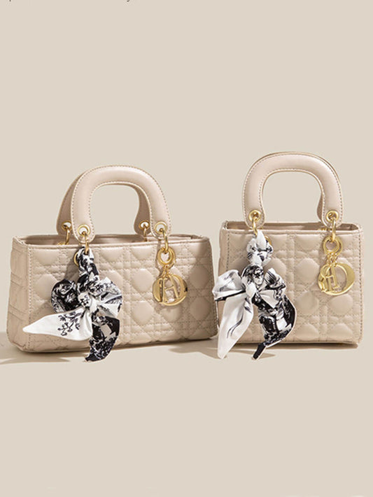 Classic Vintage Bag with a Flattering Fit