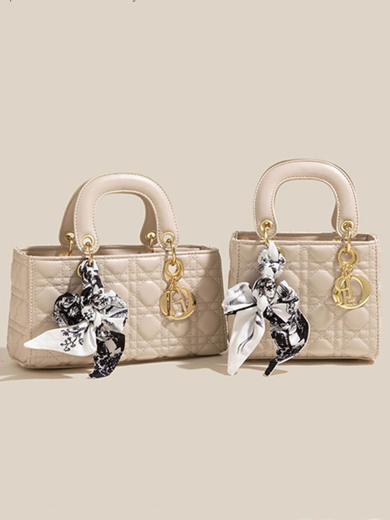 Classic Vintage Bag with a Flattering Fit