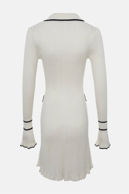 Effortlessly Elegant Dress with a Timeless Design