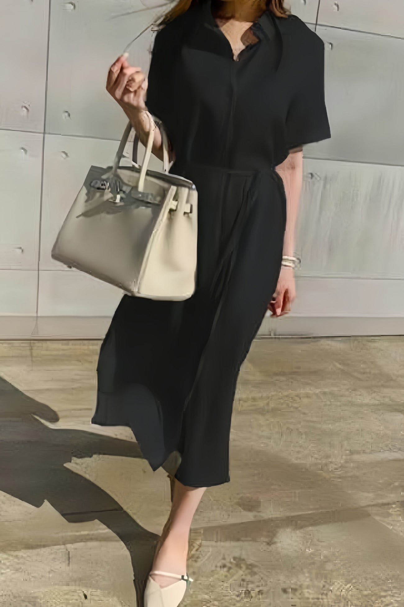 Effortlessly Elegant Dress with a Timeless Design