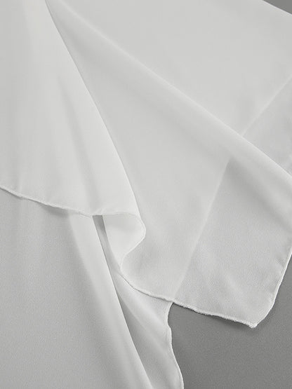 Well Tailored Blouse with a Graceful Silhouette