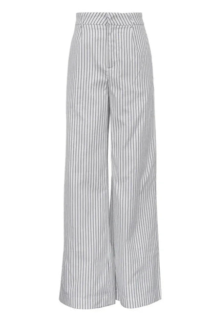 Polished Pants with an Effortless Classic Look