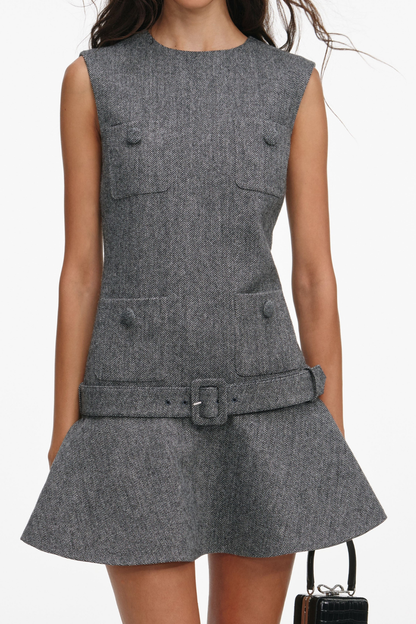 Effortlessly Elegant Dress with a Timeless Design