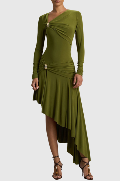 A Vintage Style Dress with Delicate Timeless Details