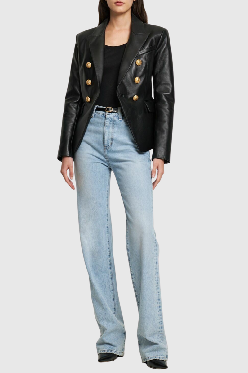 Effortlessly Elegant Garment with a Timeless Design