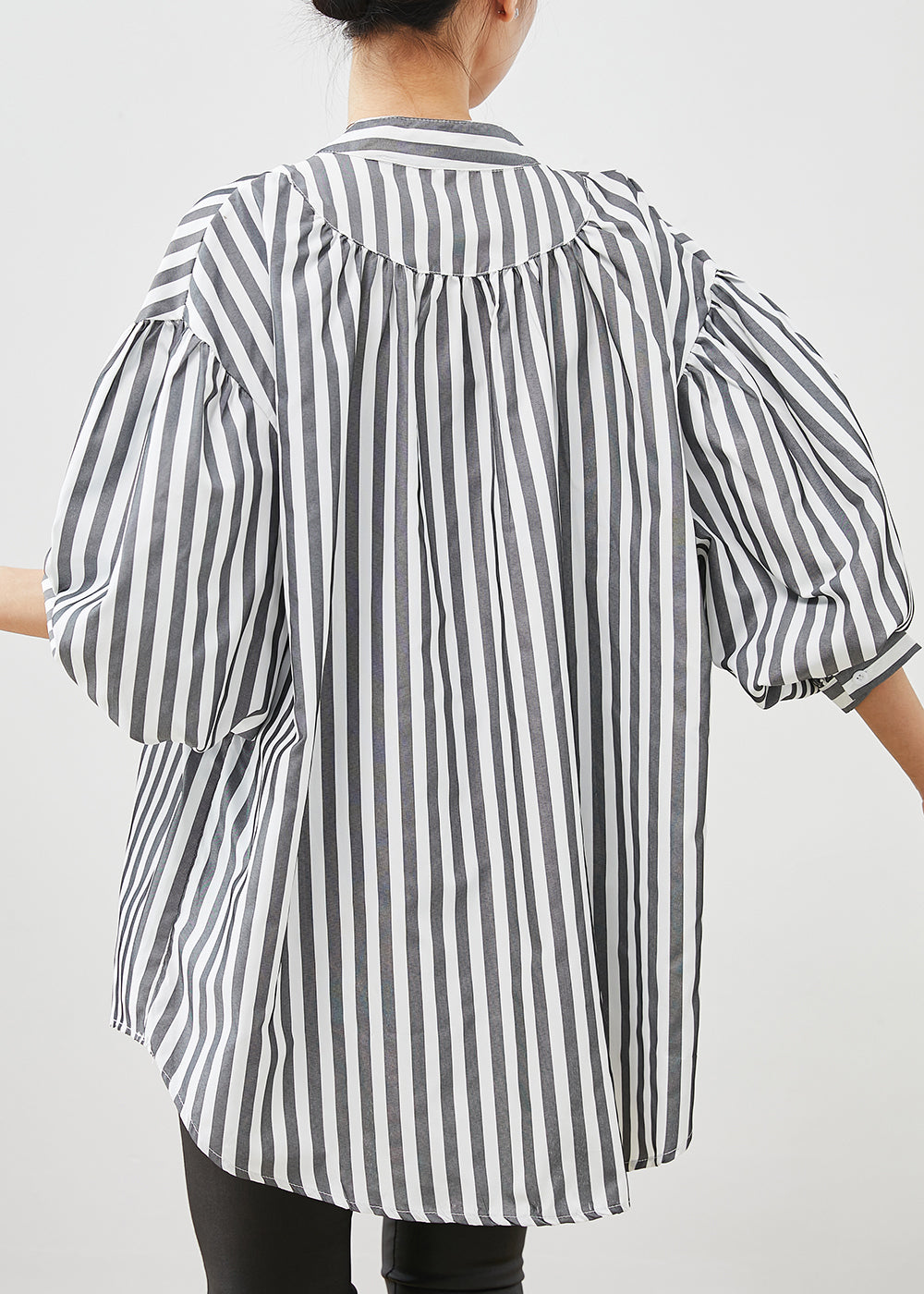 Effortlessly Elegant Blouse with a Timeless Design