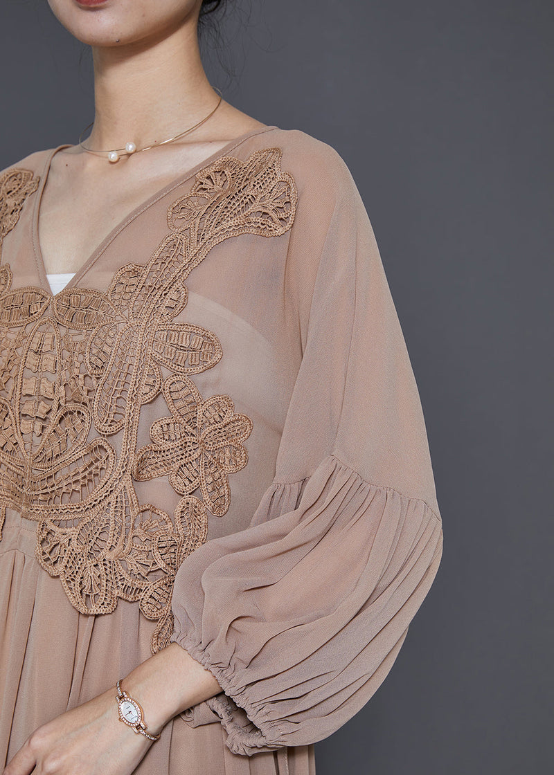Well Tailored Dress with a Graceful Silhouette