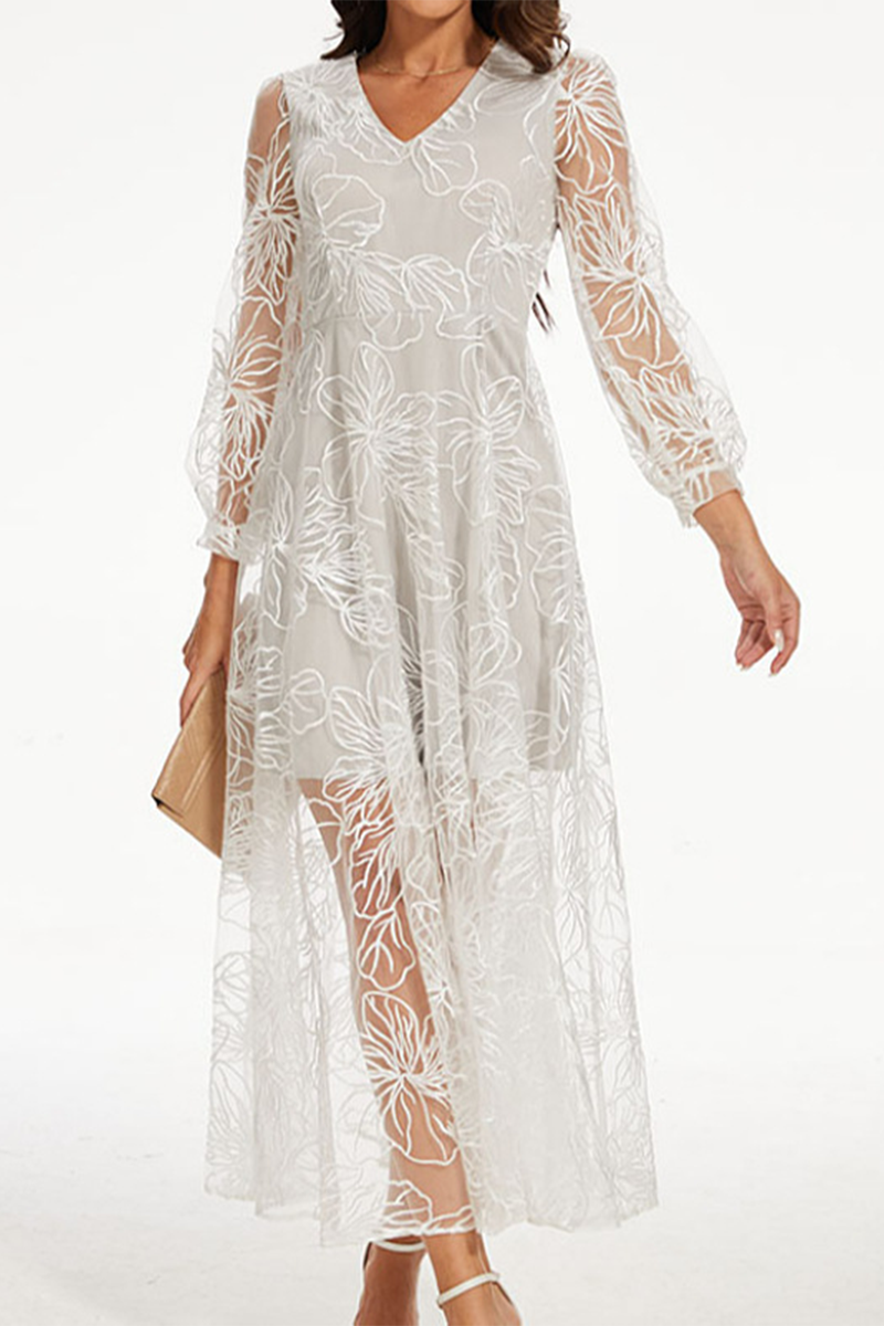 Effortlessly Elegant Dress with a Timeless Design