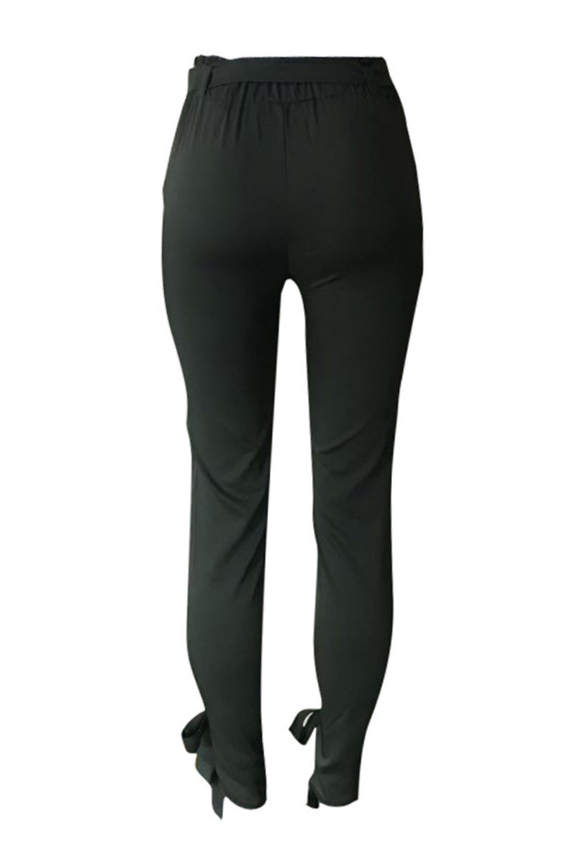Elegantly Styled Trousers for Everyday Wear