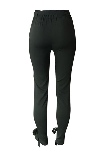 Elegantly Styled Trousers for Everyday Wear