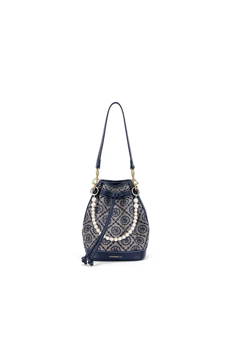 Beautifully Finished Bag in a Timeless Design