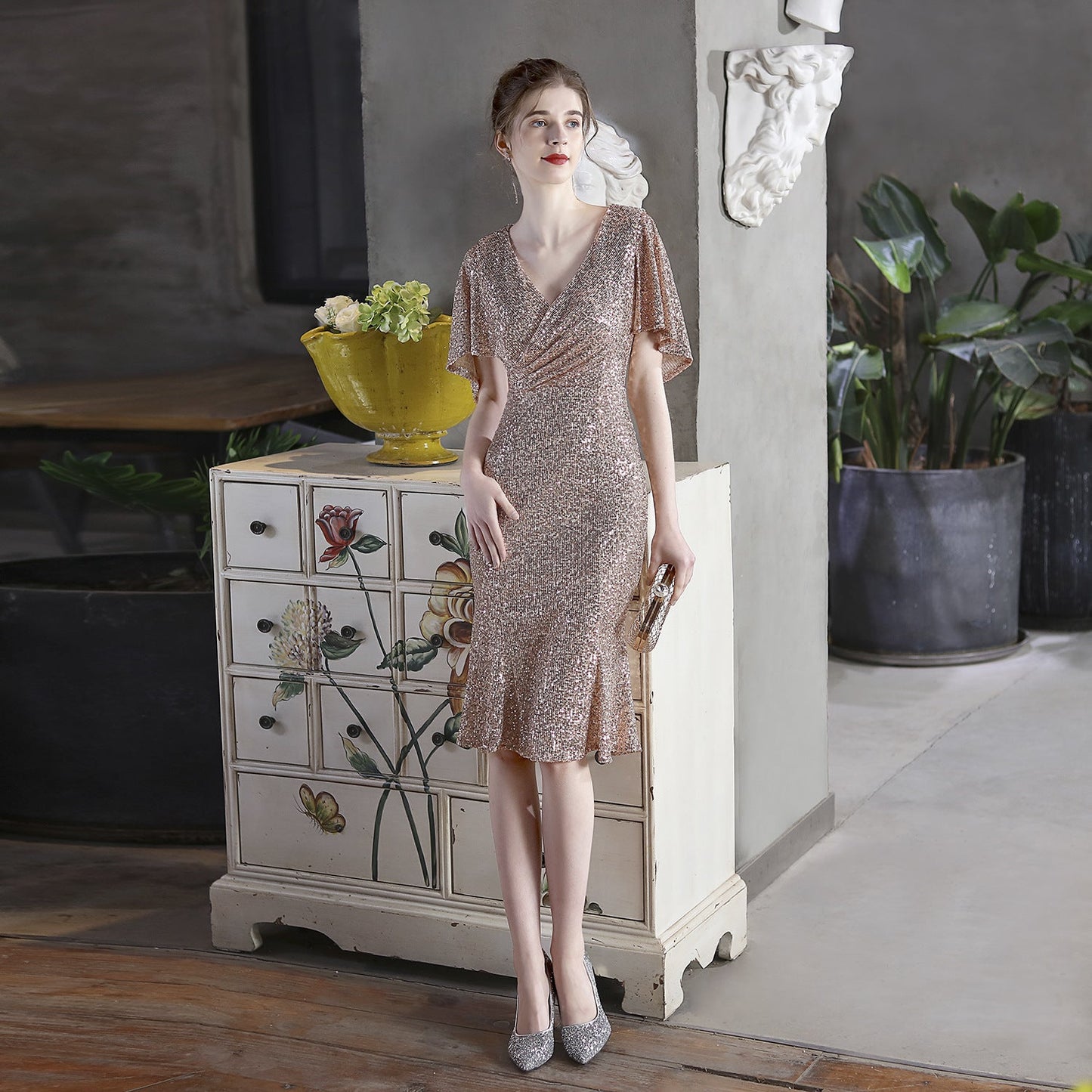 Beautifully Crafted Dress in a Classic Style