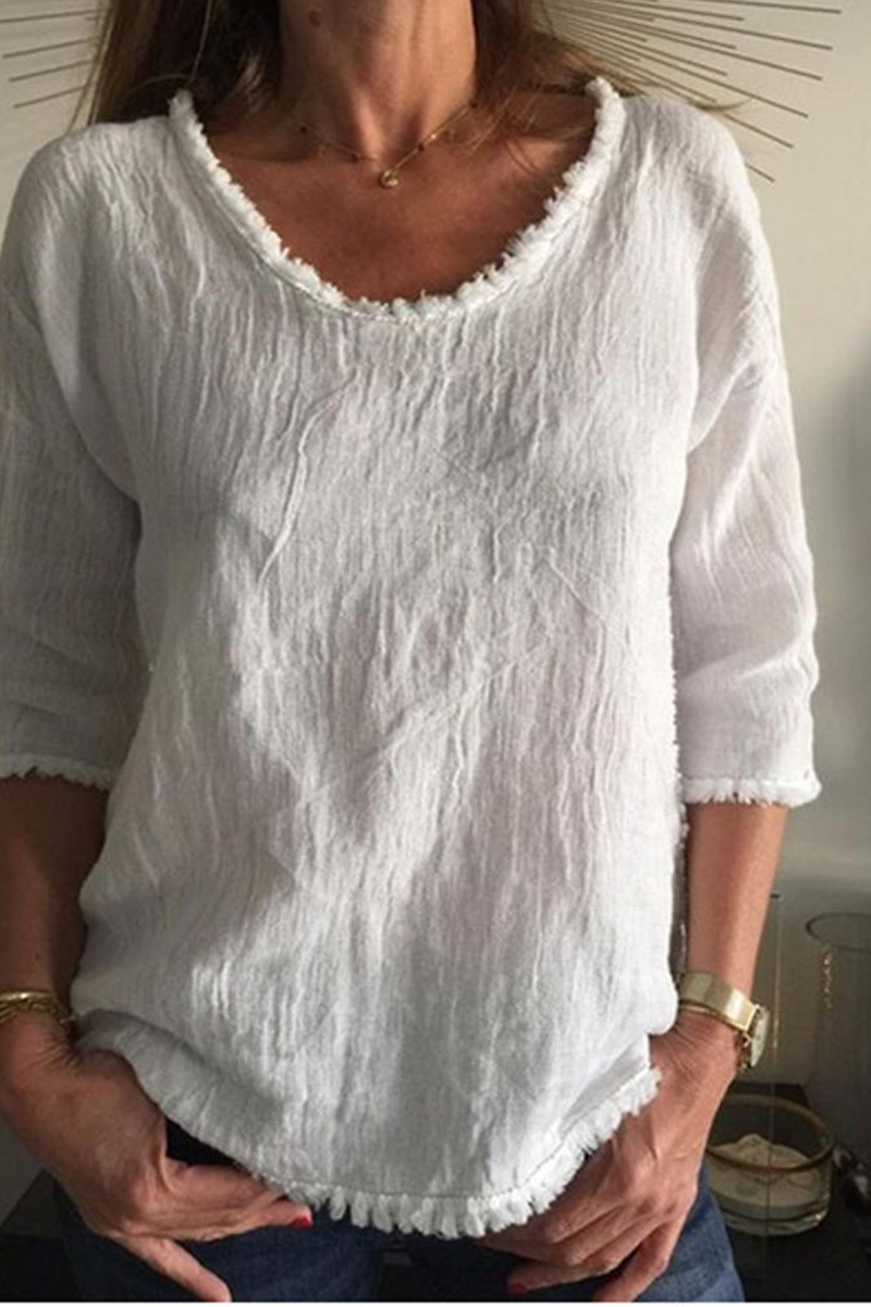 Effortlessly Elegant Top with a Timeless Design