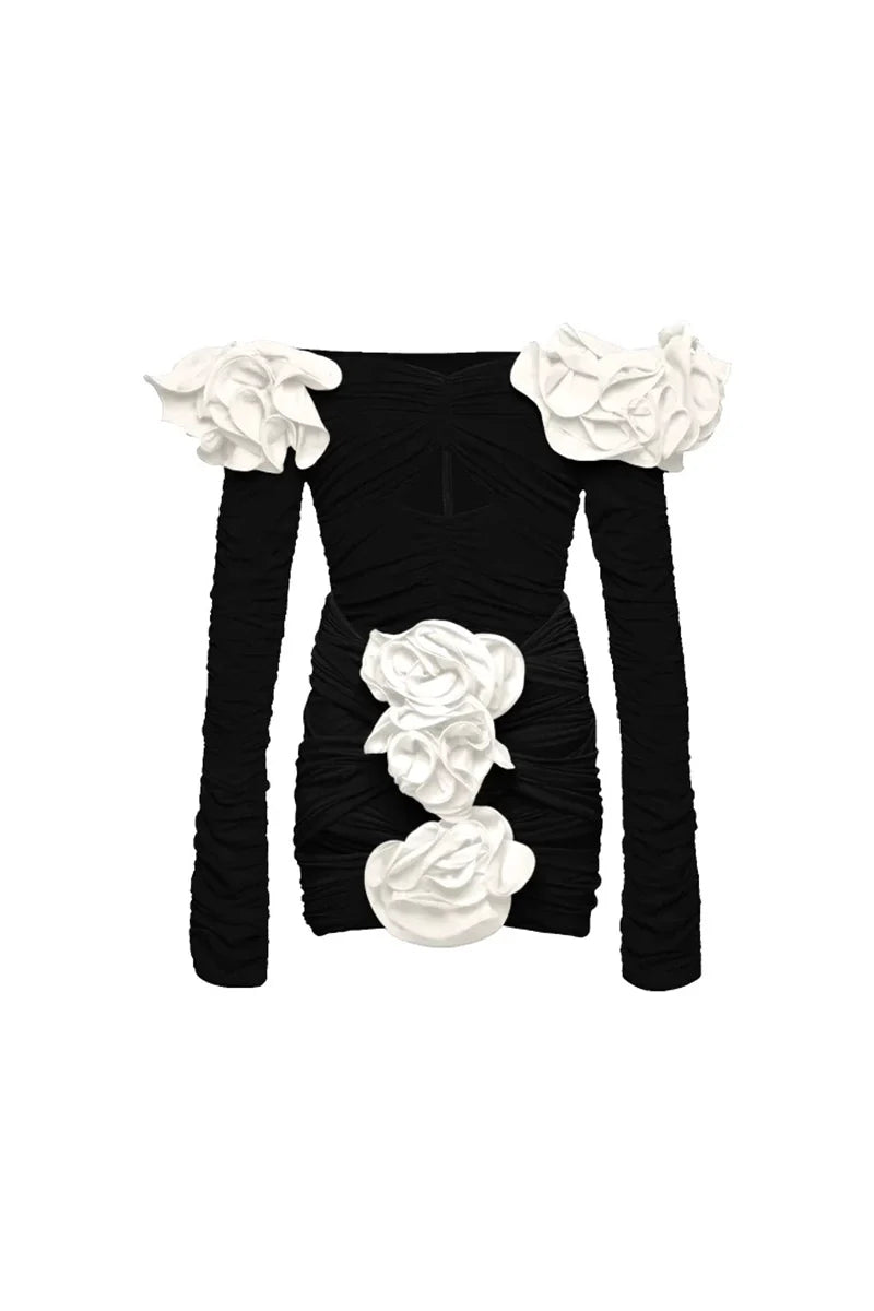Effortlessly Elegant Swimsuit with a Timeless Design