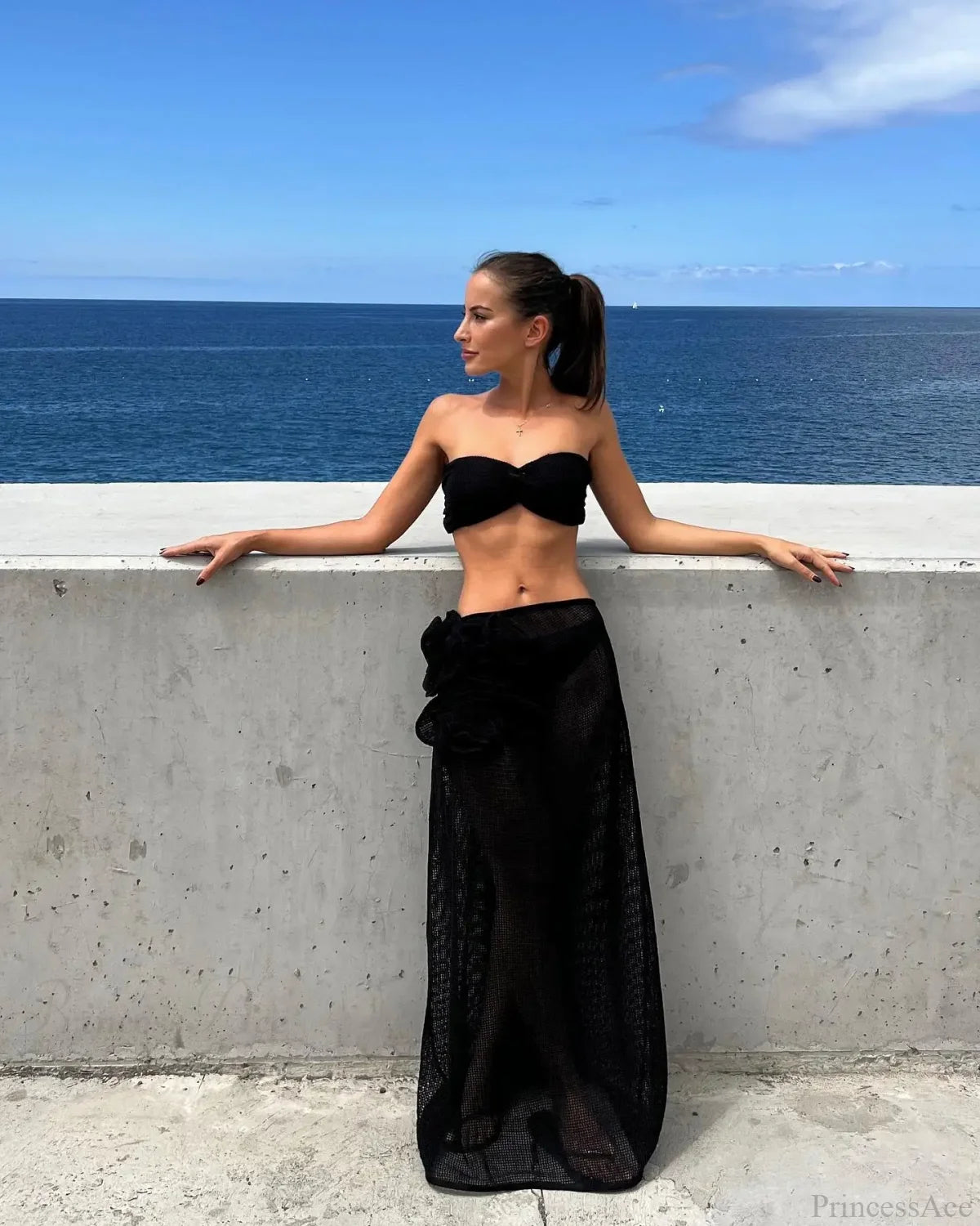 Well Tailored Swimsuit with a Graceful Silhouette