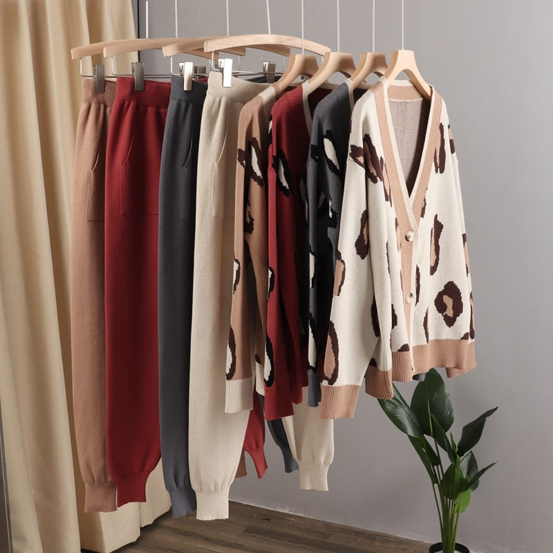 Classic Vintage Cardigan with a Flattering Fit