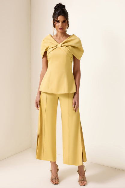 Effortlessly Elegant Pants with a Timeless Design