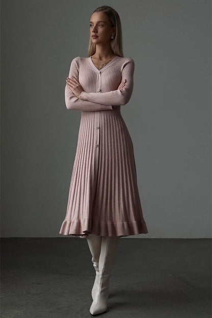 Beautifully Finished Dress in a Timeless Design