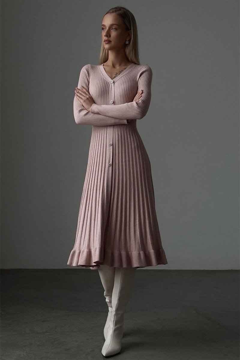 Beautifully Finished Dress in a Timeless Design