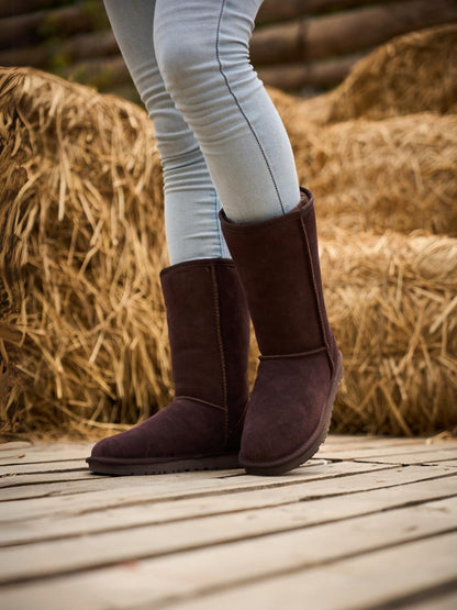 Well Tailored Boots with a Graceful Silhouette