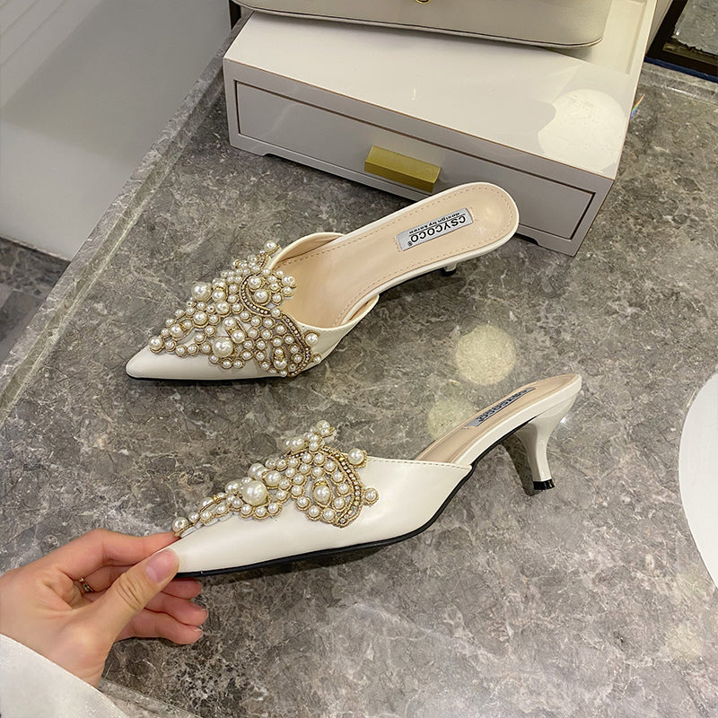 Well Tailored Heels with a Graceful Silhouette