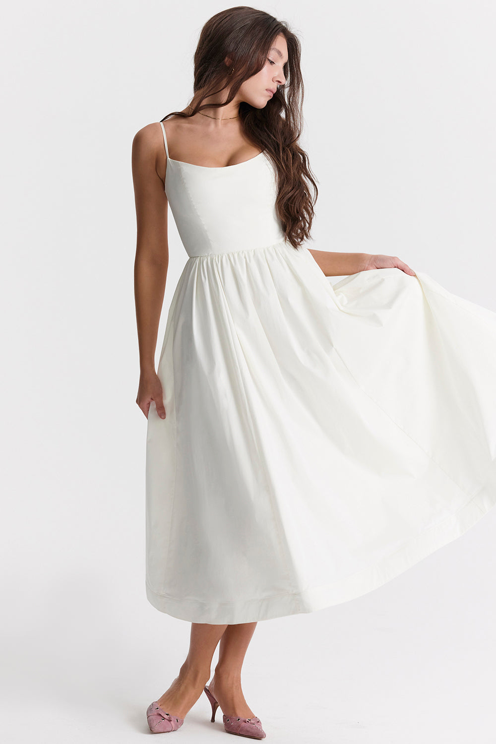 Effortlessly Elegant Dress with a Timeless Design
