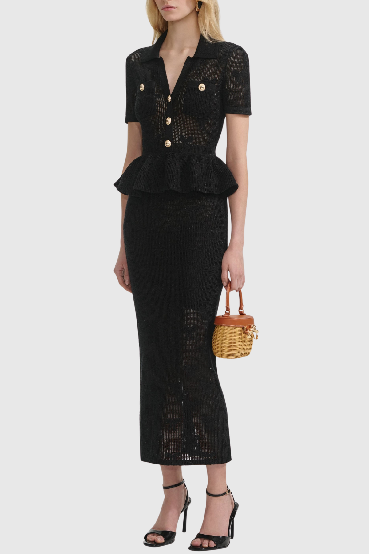 Beautifully Finished Dress in a Timeless Design