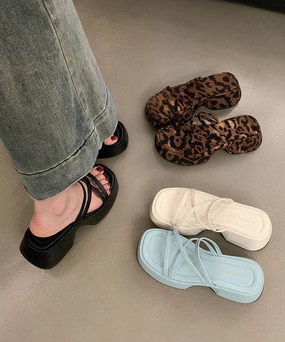 Well Tailored Sandals with a Graceful Silhouette