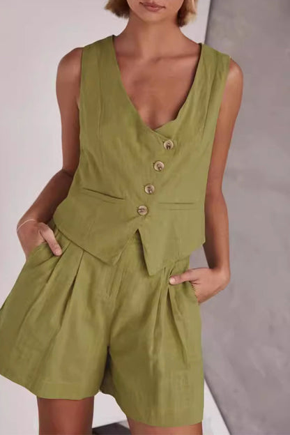 Effortlessly Elegant Garment with a Timeless Design