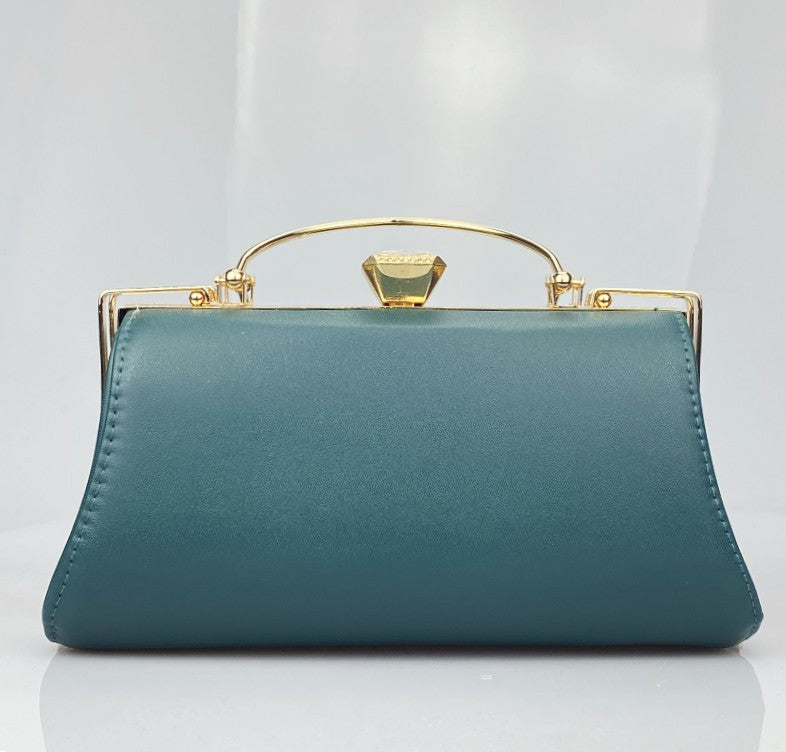 Beautifully Finished Bag in a Timeless Design