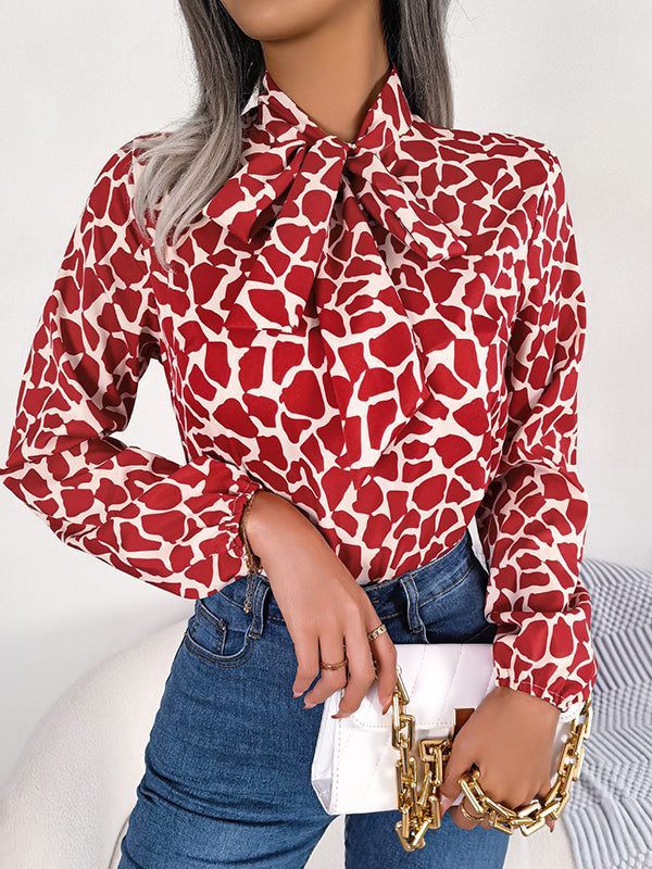 Well Tailored Blouse with a Graceful Silhouette