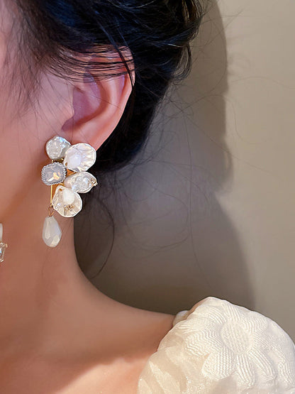 Gracefully Styled Garment for Any Occasion