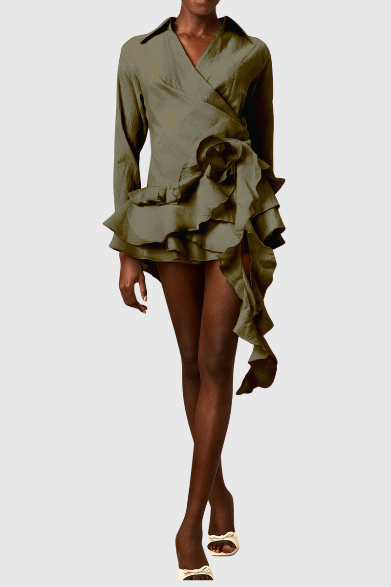 Effortlessly Elegant Dress with a Timeless Design