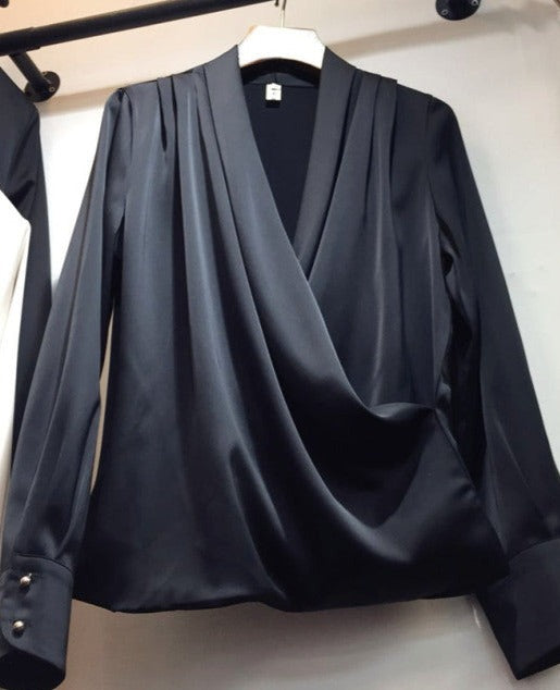 Beautifully Finished Blouse in a Timeless Design