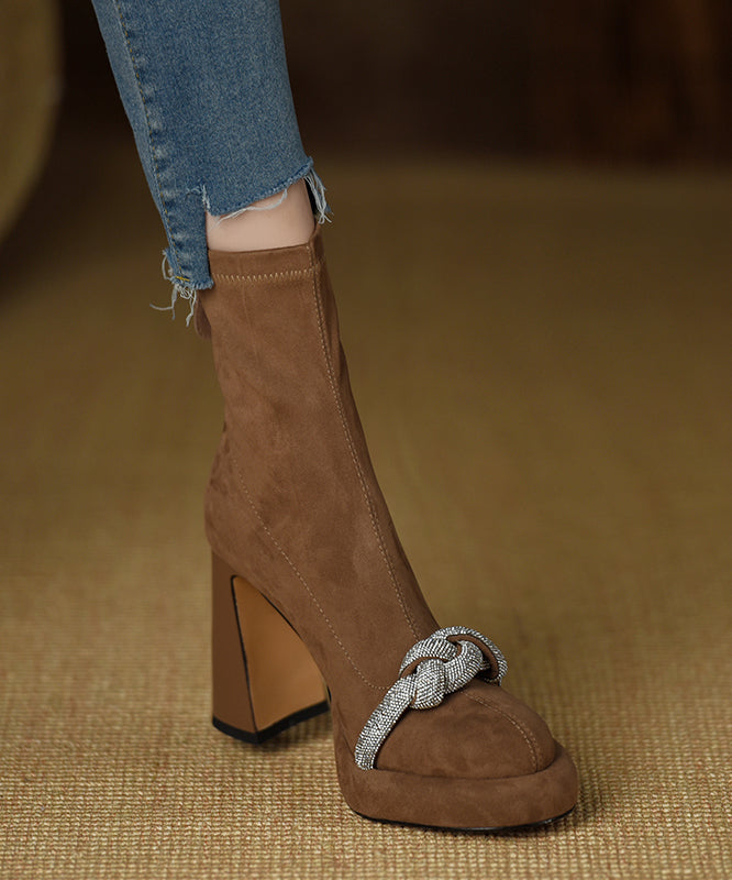 Well Tailored Boots with a Graceful Silhouette